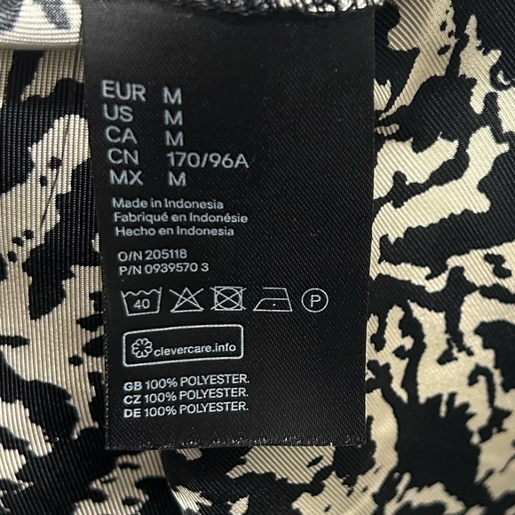 H&M Cream & Black Printed V-Neck Blouse - Picture 6 of 6